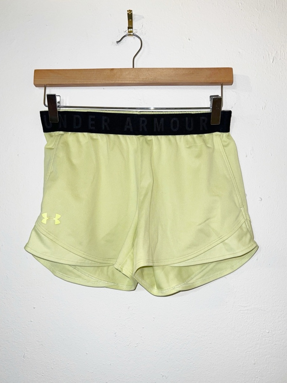 Under Armour Women's Light Yellow Performance Loose Unlined Running Shorts
